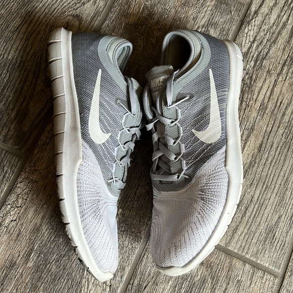 Nike training shoes - Picture 2 of 6